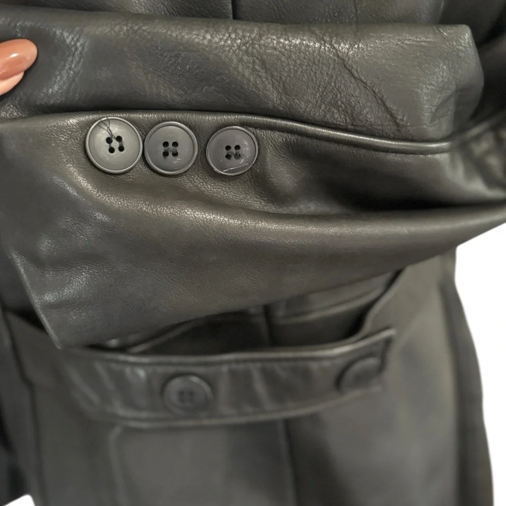 Mantique Black Double-Breasted Leather Jacket, quilted lining, pockets Sz Med 🇨🇦 - Picture 4 of 10
